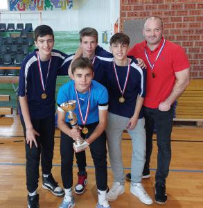 Naši su učenici županijski prvaci u badmintonu