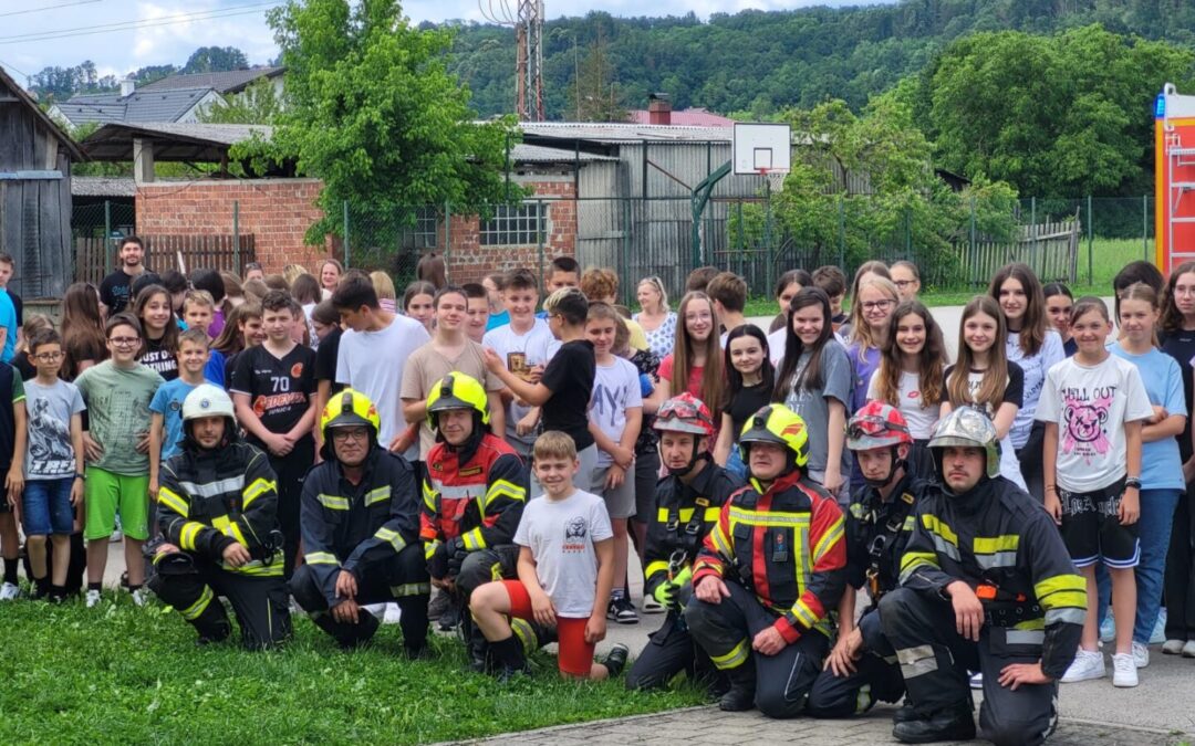 Održali smo vježbu evakuacije i pokaznu vatrogasnu vježbu