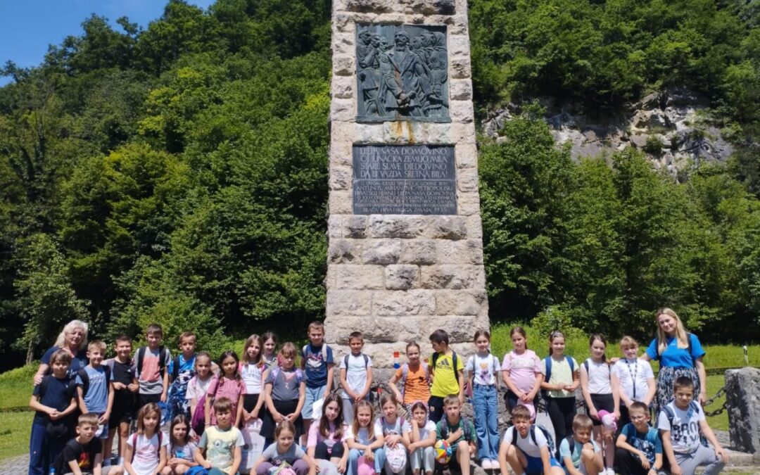 Učenici 2. razreda na izvanučioničkoj nastavi – Klanjec, Zelenjak i Kumrovec