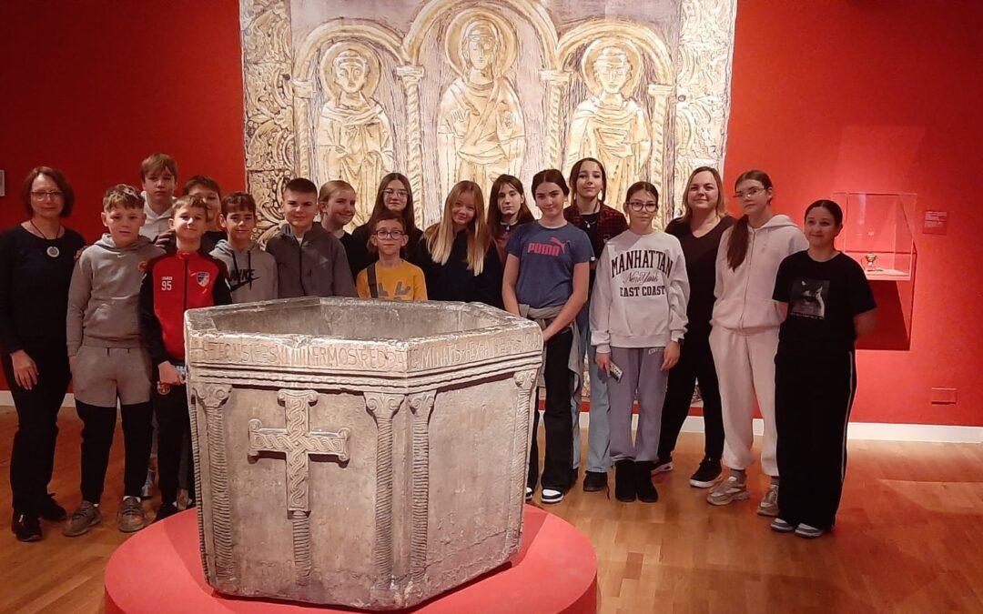 Šestaši na izložbi “U početku bijaše kraljevstvo”